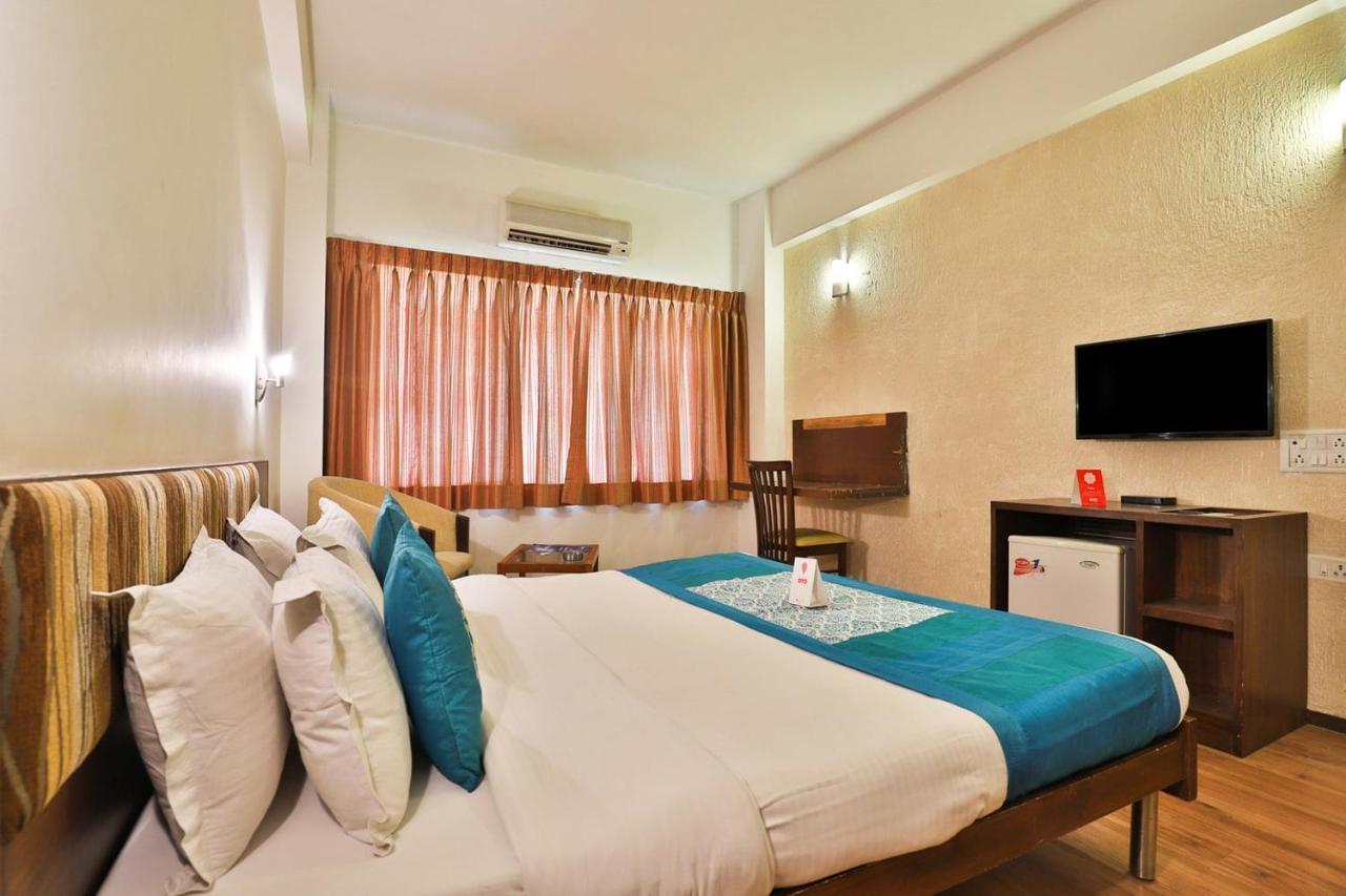 Hotel President Inn By Sky Stays Гандинагар Экстерьер фото